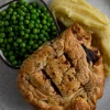 Pie gefüllt mit Bio Rind und Schwarzbier