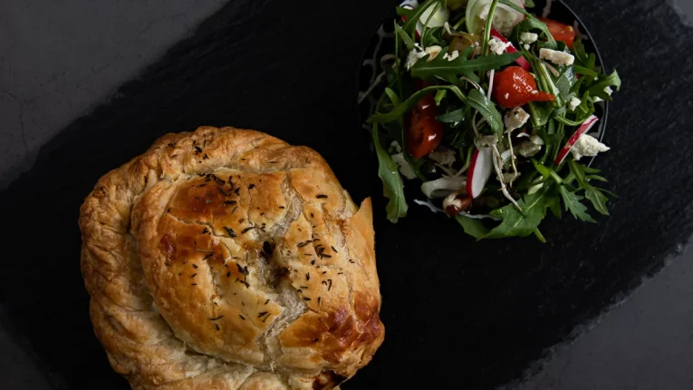 Chicken, leek, bacon and mushroom pie